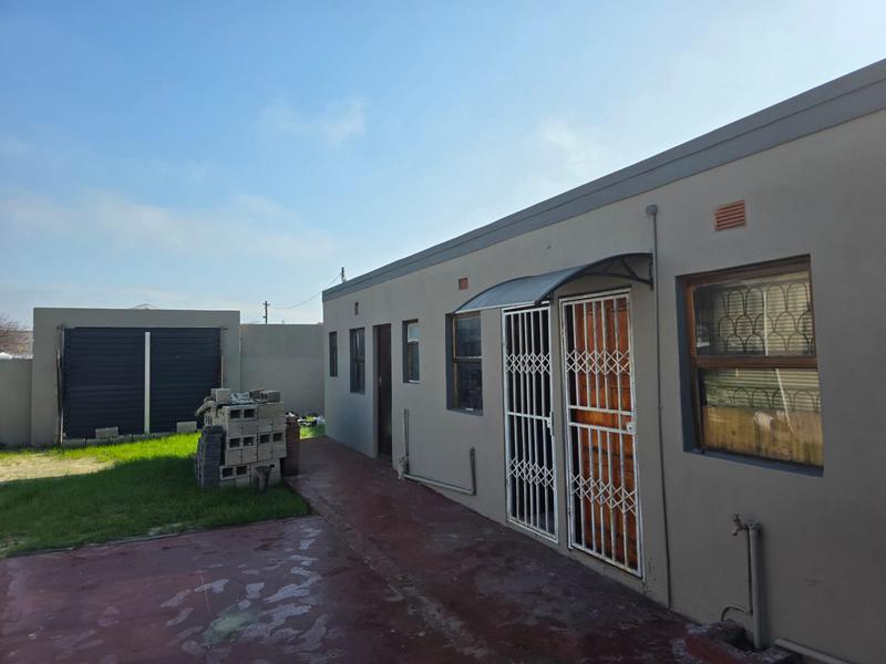 2 Bedroom Property for Sale in Bongweni Western Cape